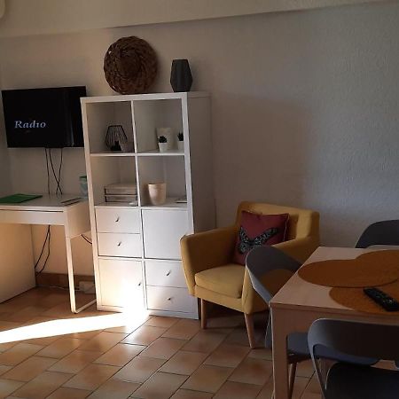 Appartement Climatise Avec Terrasse Au Coeur De Ньон Экстерьер фото